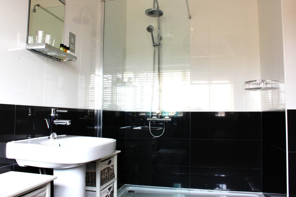 The Six Bells Bed & Breakfast Bourne Room photo